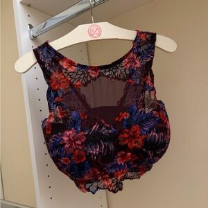 PINK Victoria's Secret Multicolor Floral Lace Bralette
Size MMDD
NEVER WORN!